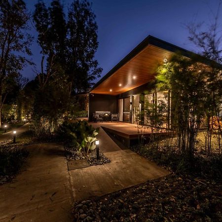 Ananda Cabin - Ezra Viniti Resort 따가이따이 외부 사진