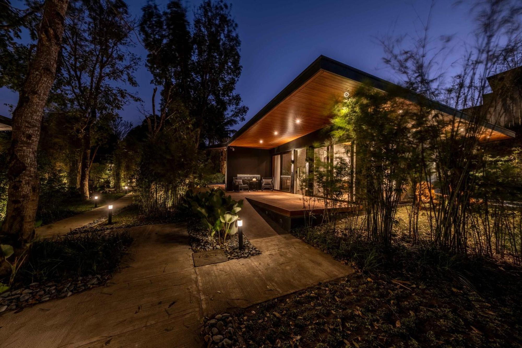 Ananda Cabin - Ezra Viniti Resort 따가이따이 외부 사진